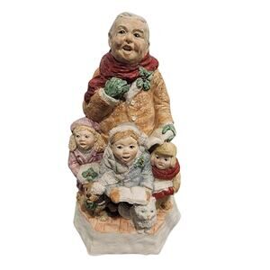 United Design Legend of Santa Claus Christmas Carolers Sculpture #336 "Read"